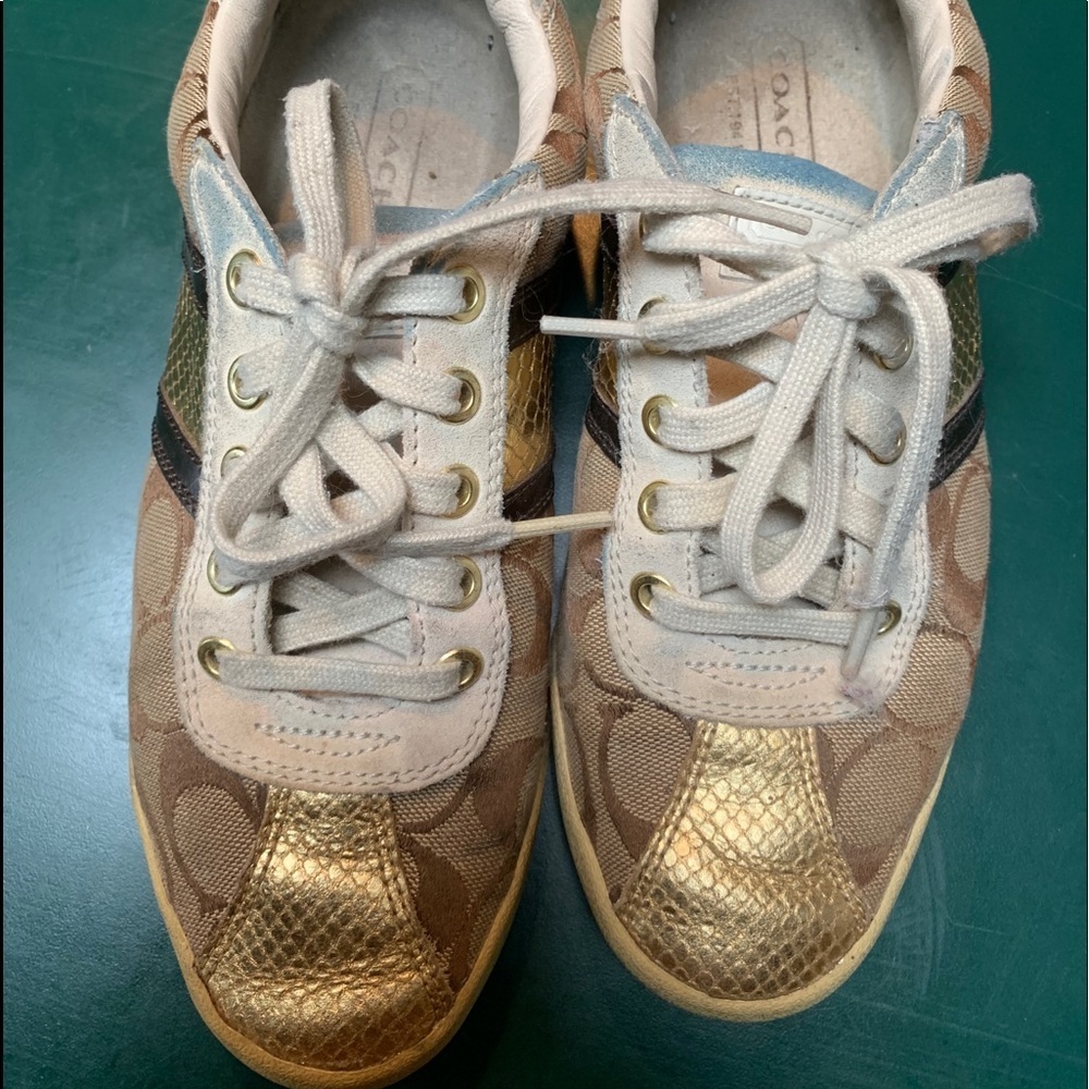 Coach signature shoes  size 8.5